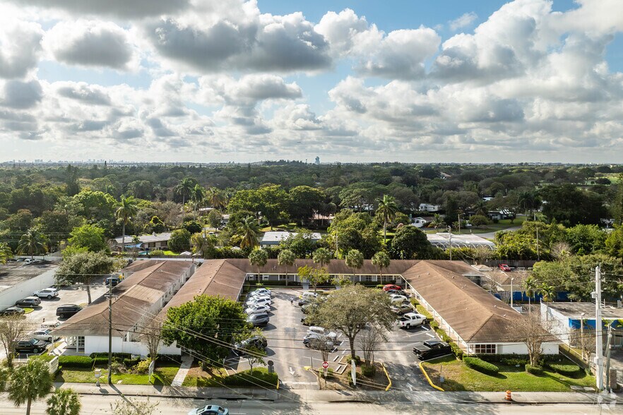More Photos Of 4330 W Broward Blvd, Plantation Medical For Lease