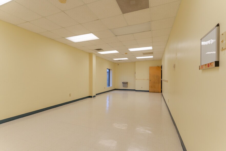 More Photos Of 1651 S Green St, Henderson Daycare Center For Sale