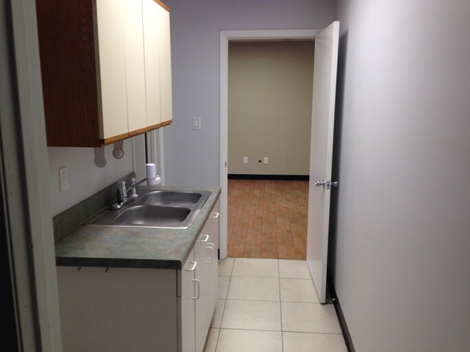 More Photos Of 3028 Mercury Rd, Jacksonville Warehouse For Lease