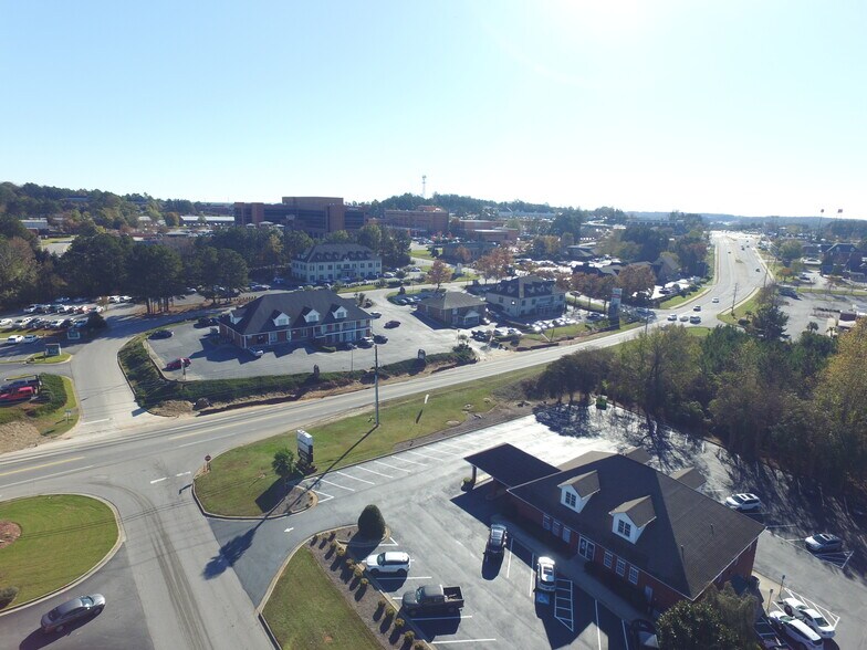 More Photos Of 115-131 N Park Trl, Stockbridge Medical For Lease