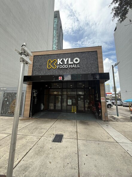 More Photos Of 50 W Flagler St, Miami Fast Food For Lease