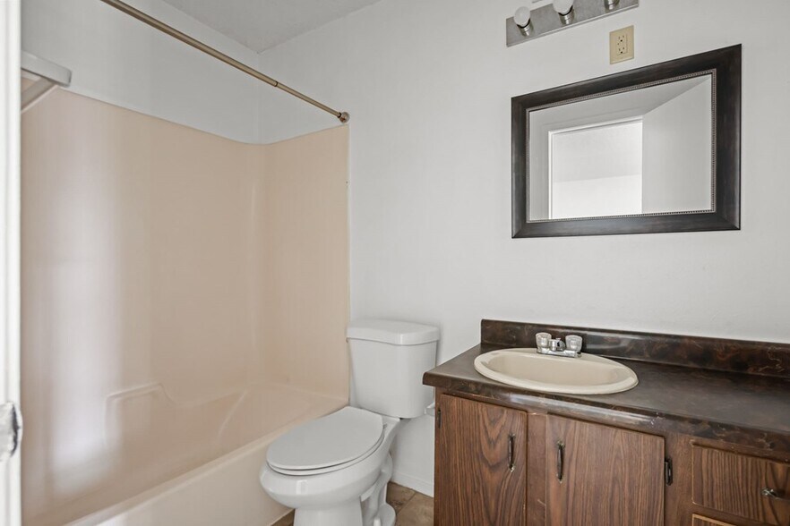 More Photos Of 1449 John Ben Shepperd Pky, Odessa Apartments For Sale