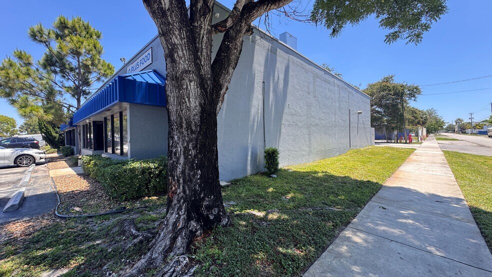 More Photos Of 3628-3682 NW 16th St, Lauderhill Light Manufacturing For Sale