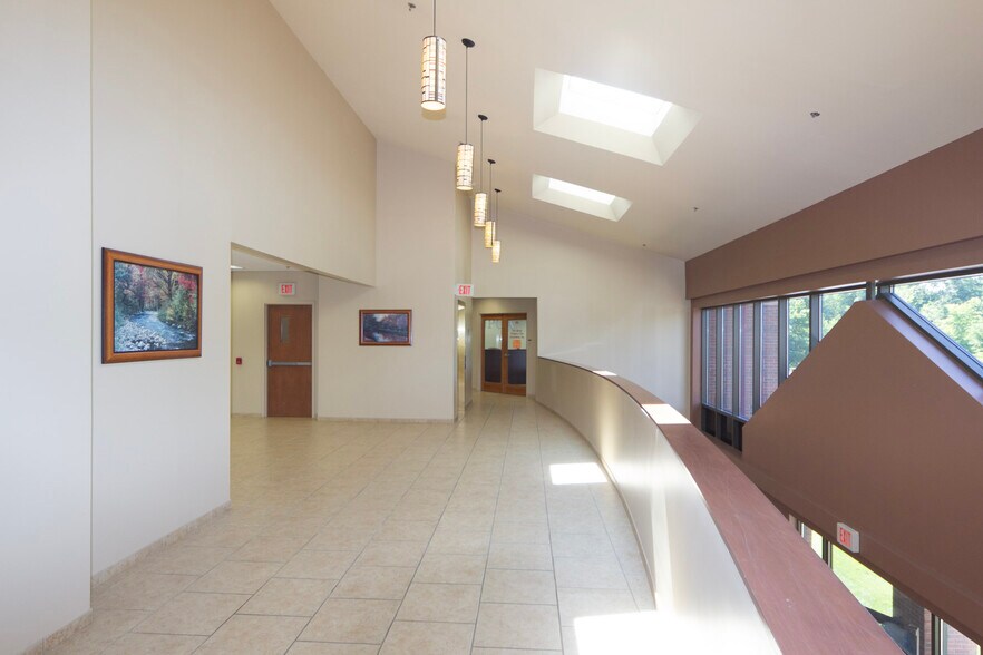 More Photos Of 3836 Quakerbridge Rd, Hamilton Unknown For Lease