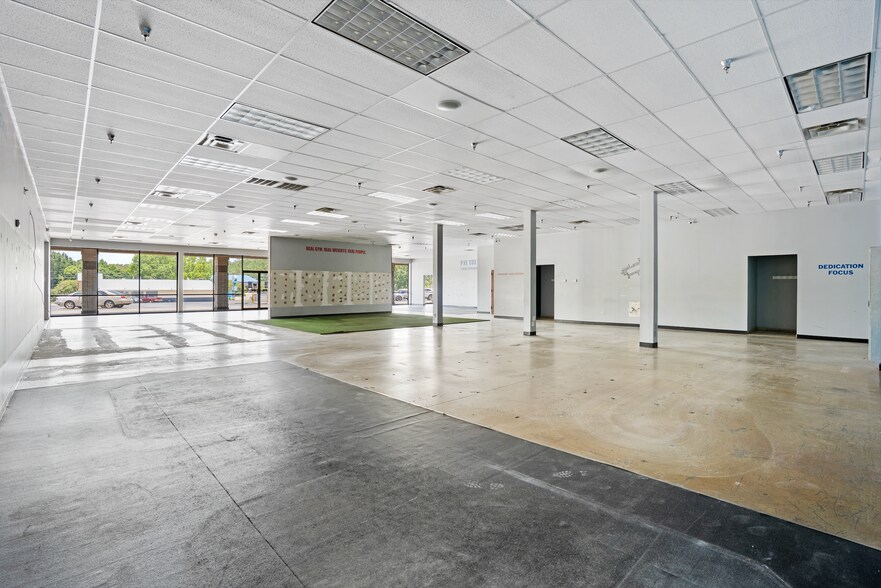 More Photos Of 1015 Martin St S, Pell City Unknown For Lease