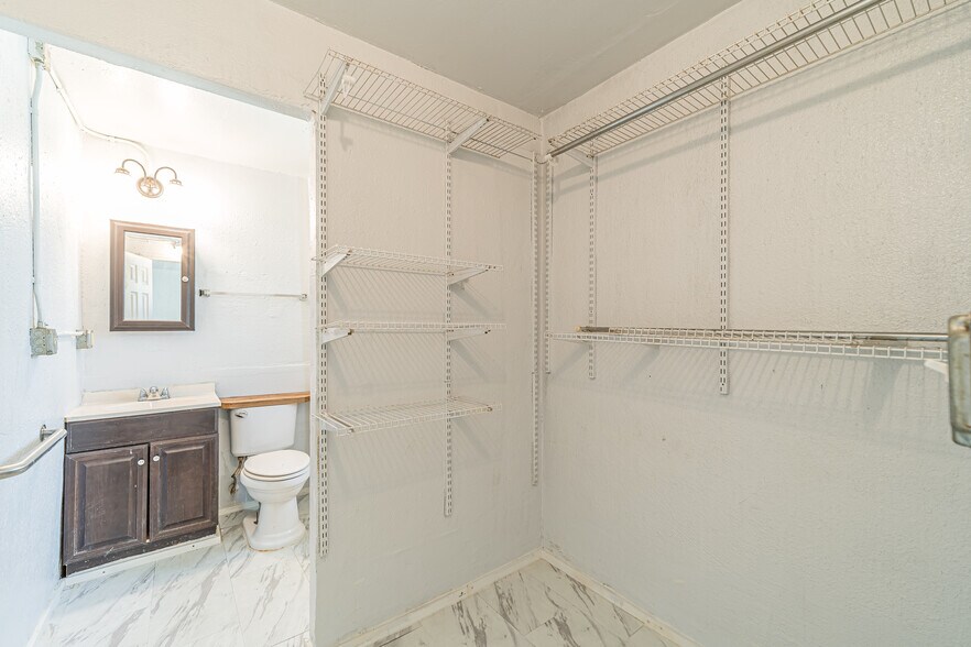 More Photos Of 815-823 S Cobb Dr SE, Marietta Apartments For Sale