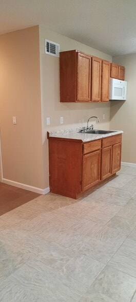 More Photos Of 6615 Dorothy Ln, Jonesboro Office Residential For Lease