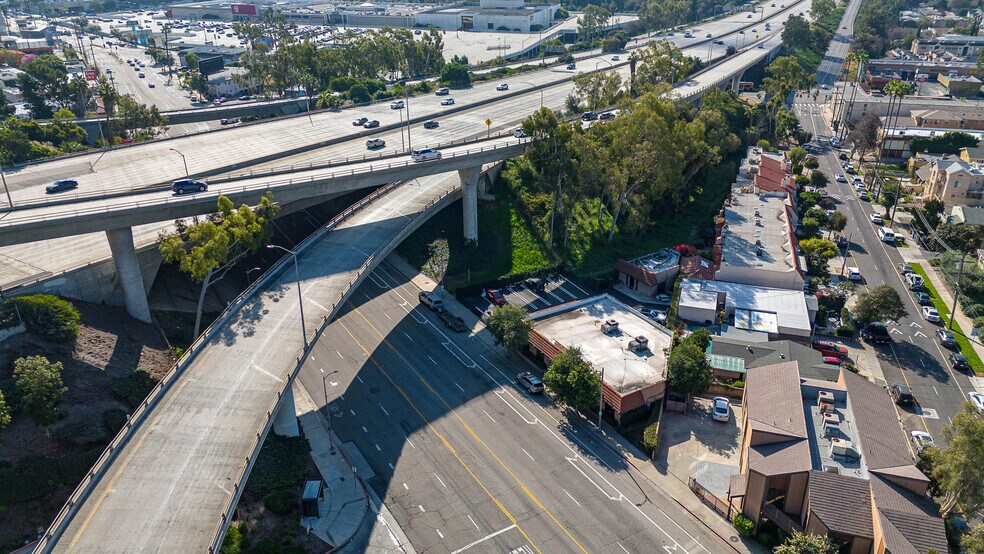 More Photos Of 2900 W Broadway, Los Angeles Office For Sale