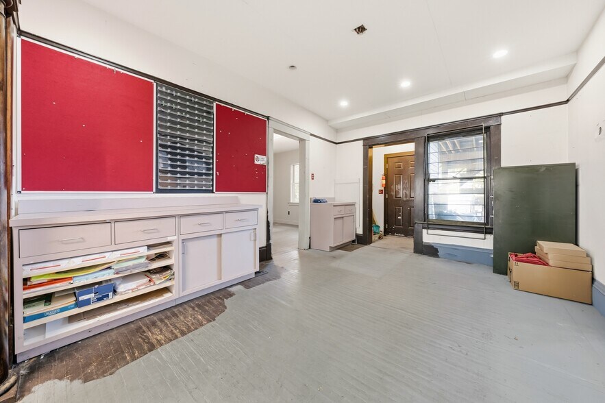 More Photos Of 12406 Larchmere Blvd, Cleveland General Retail For Sale