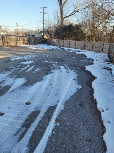 More Photos Of 1815 Dundee Rd, Northbrook Storefront Retail Office For Sale