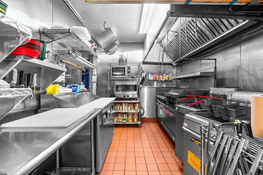 More Photos Of 2819 Eastern Ave, Baltimore Storefront Retail Residential For Sale