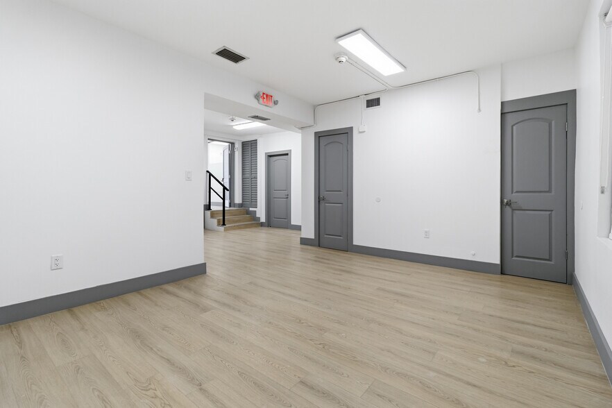 More Photos Of 470 NW 22nd Ave, Miami Office For Sale