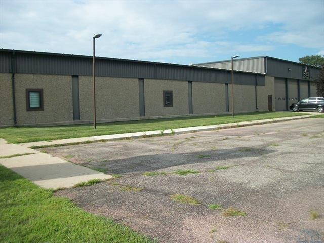 More Photos Of 5047 Iowa 3, Cherokee Office For Sale