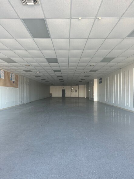 More Photos Of 7049-7075 San Pedro Ave, San Antonio Storefront For Lease