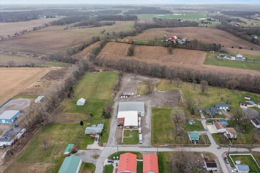 More Photos Of 6886 Wishart St, Huntsville Light Distribution For Lease