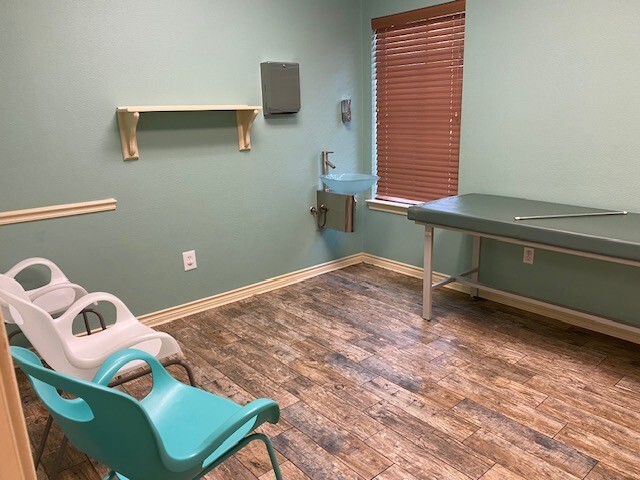 More Photos Of 20903 Kingsland Blvd, Katy Medical For Sale