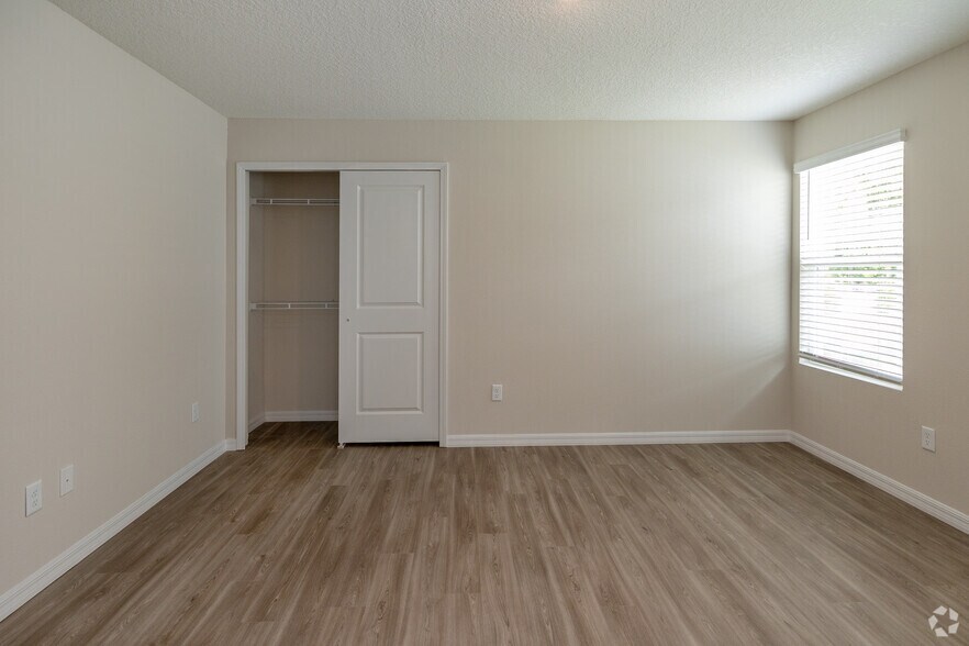 More Photos Of 9612 Hood Rd, Jacksonville Apartments For Sale