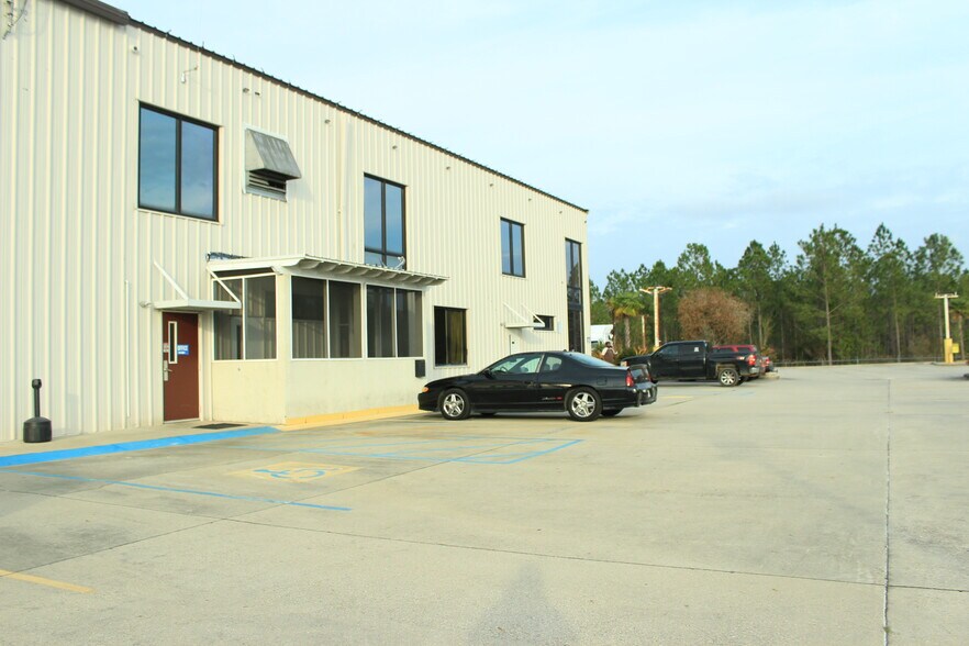 More Photos Of 9140 Canal Rd, Gulfport Light Distribution For Sale