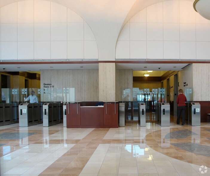 More Photos Of 400 S Tryon St, Charlotte Loft Creative Space For Lease