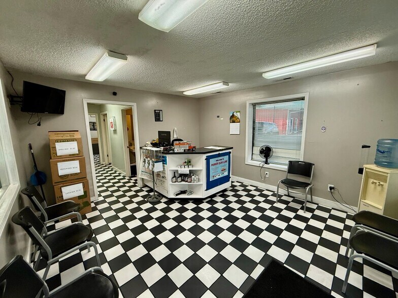 More Photos Of 38 Main St, Benton Auto Repair For Sale