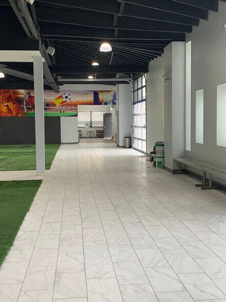 More Photos Of 3801-3809 N Elston Ave, Chicago Industrial For Lease