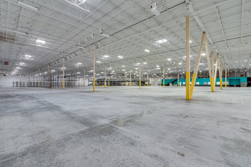 More Photos Of 2600 Buford Hwy, Buford Distribution For Lease