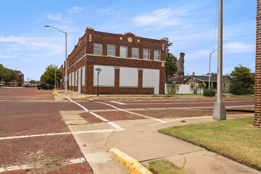 More Photos Of 201 N 3rd St, Ponca City Apartments For Sale