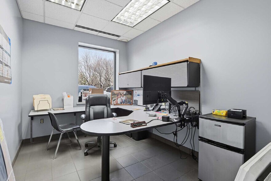 More Photos Of 587 Citation Dr, Shakopee Manufacturing For Sale
