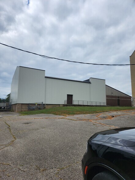 More Photos Of 14733 Main St, Moores Hill Flex For Sale