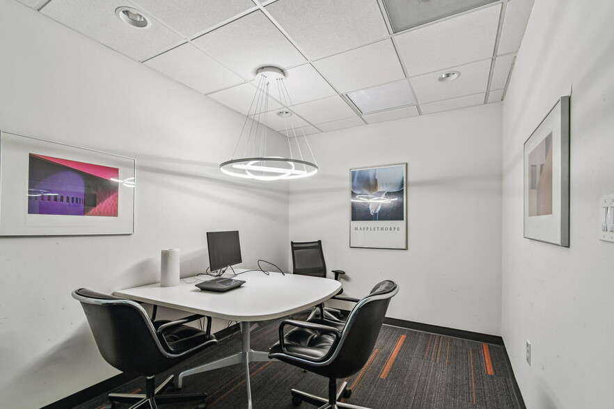 More Photos Of 902 N Himes Ave, Tampa Office For Lease
