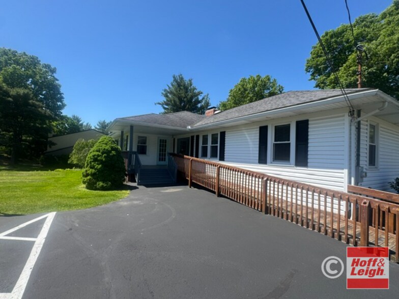 More Photos Of 355 N Main St, Munroe Falls Office Residential For Sale