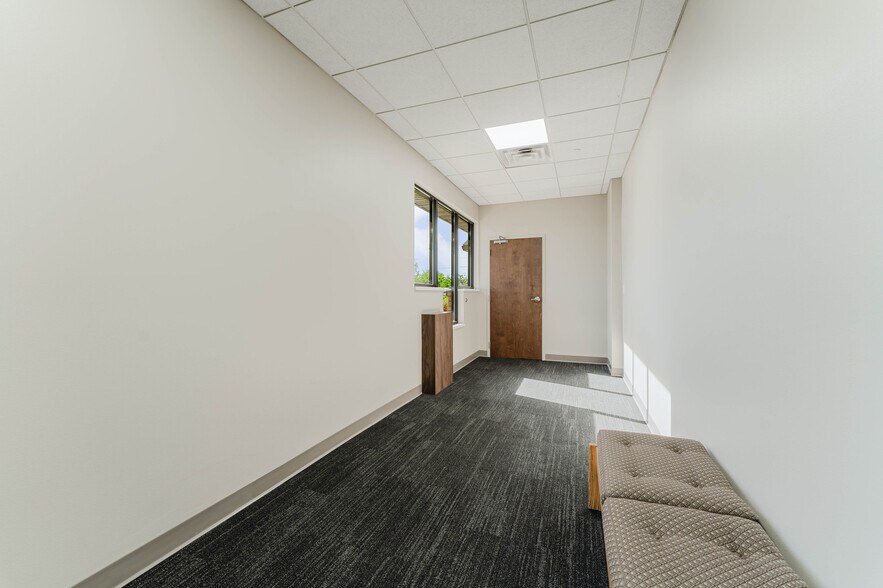 More Photos Of 1875 West Pointe Dr, Oshkosh Medical For Sale