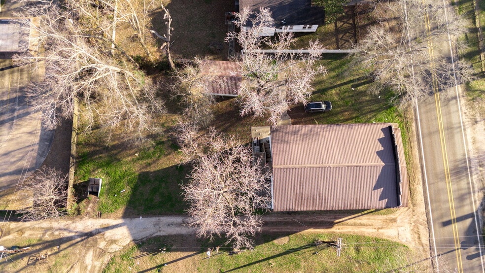 More Photos Of 411 S Kaufman St, Newton Lodge Meeting Hall For Sale