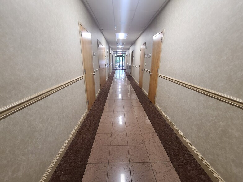 More Photos Of 400 Montauk Hwy, West Islip Medical For Lease