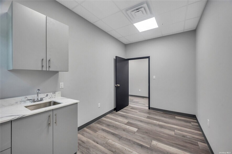 More Photos Of 241 E Shore Rd, Great Neck Office For Lease