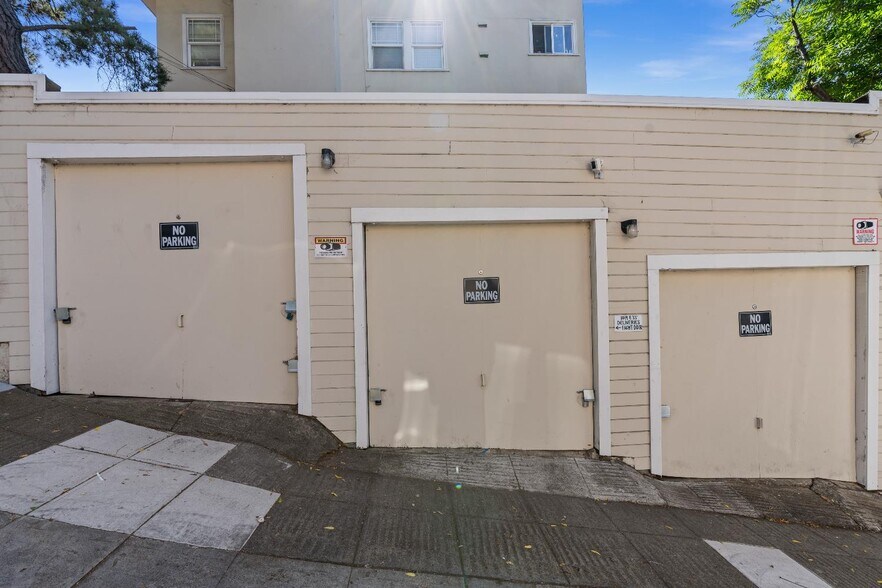 More Photos Of 1019 E 33rd St, Oakland Apartments For Sale