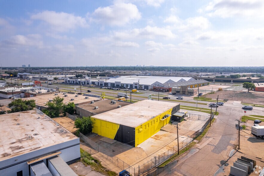 More Photos Of 10807 Harry Hines Blvd, Dallas Storefront Retail Office For Sale