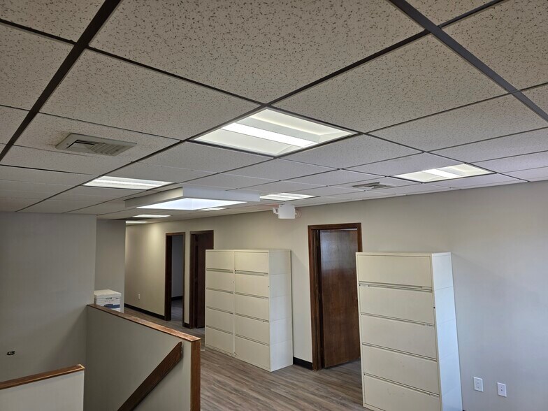More Photos Of 98 Willis Ave, Mineola Office For Lease