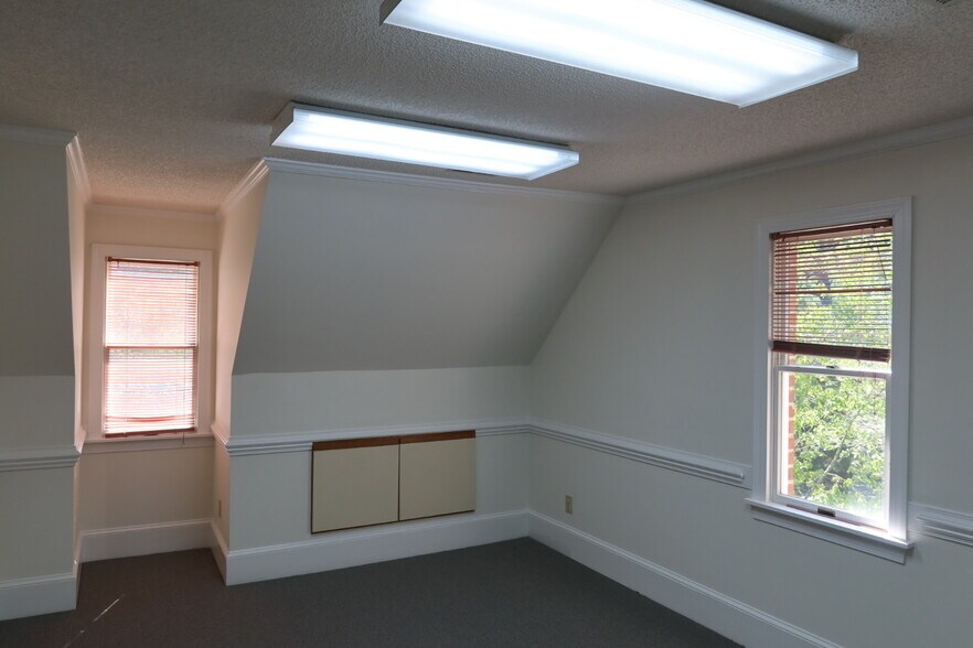 More Photos Of 5540 Mcneely Dr, Raleigh Office For Sale