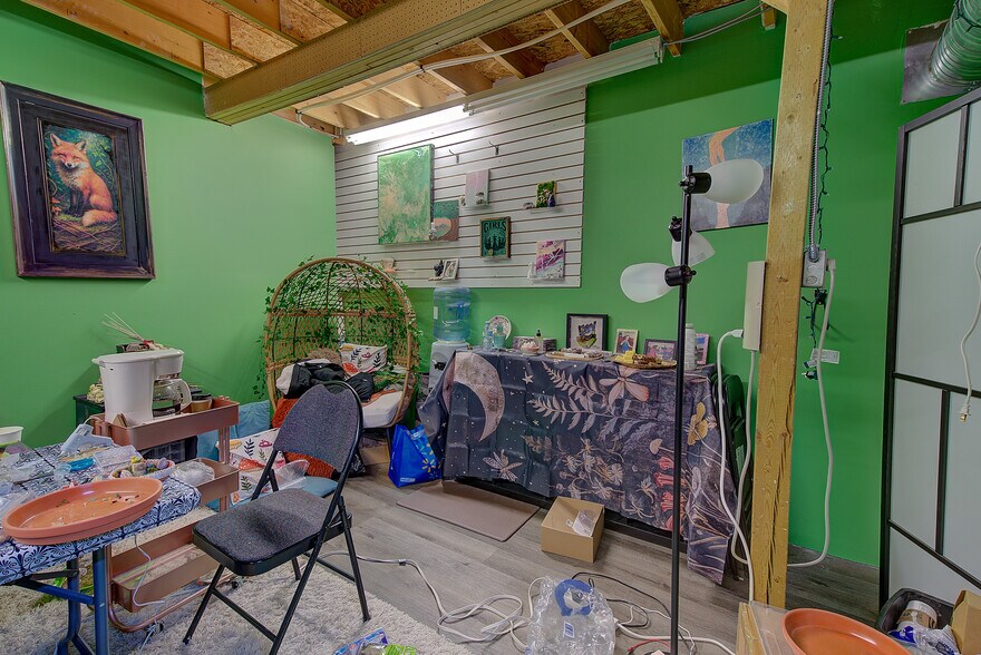 More Photos Of 5020 50 St, Sylvan Lake Storefront For Sale