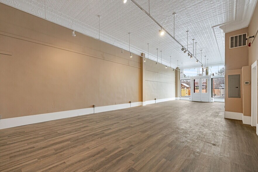More Photos Of 24 #3 South Andrews Ave, Hot Springs Office For Sale
