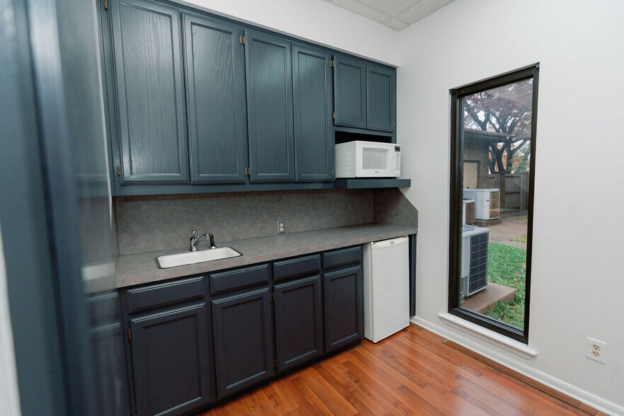 More Photos Of 2215 Midwestern Pky, Wichita Falls Medical For Lease