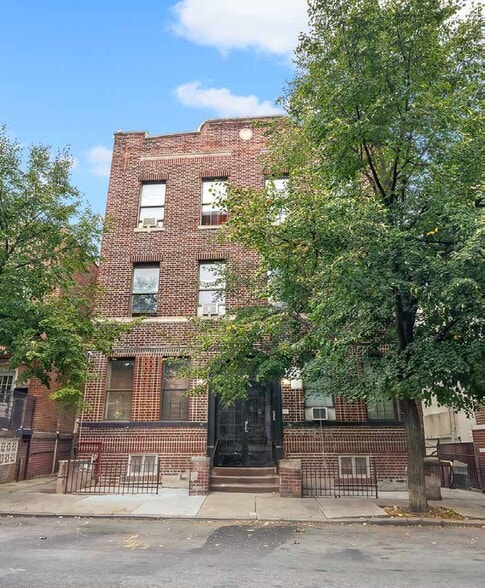 More Photos Of 129 Tapscott St, Brooklyn Apartments For Sale