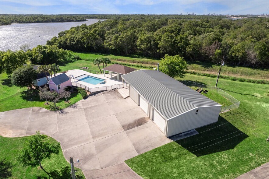 More Photos Of 2904 Red Bluff Rd, Seabrook Land For Sale