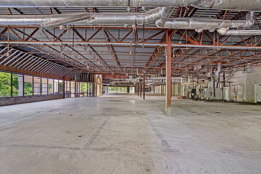 More Photos Of 4000 Corporate Center Dr, Morrow Medical For Lease