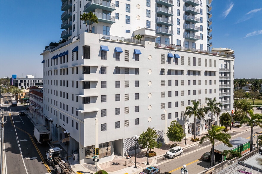 Primary Photo Of 1820 Hollywood Blvd, Hollywood Restaurant For Lease
