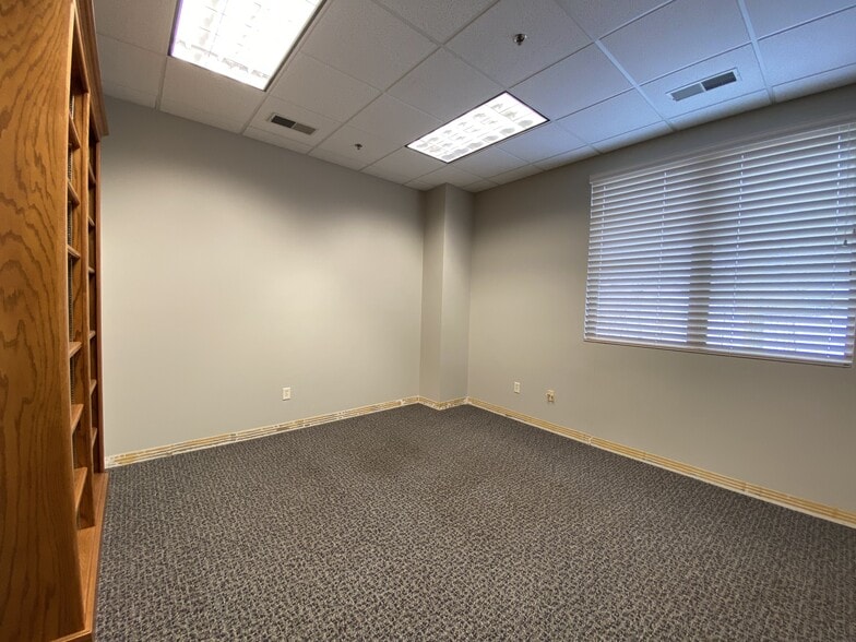 More Photos Of 2525 E Rosser Ave, Bismarck Office For Lease