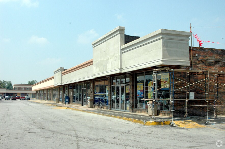 More Photos Of 289-339 E Glenwood Lansing Rd, Glenwood General Retail For Lease