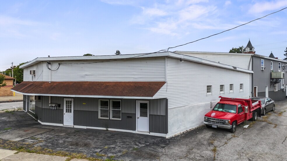 More Photos Of 49 Railroad St, New London Storefront Retail Residential For Sale