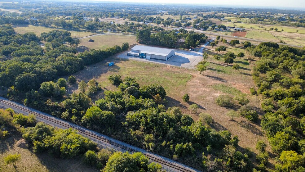 More Photos Of 6160 Mineral Wells Hwy, Weatherford Industrial For Lease